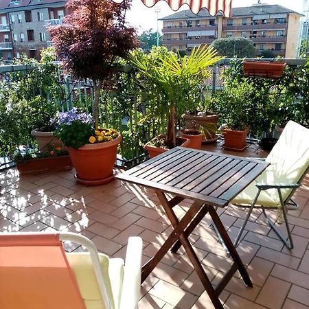Appartamento Con Terrazzo A 戈尔贡佐拉 外观 照片