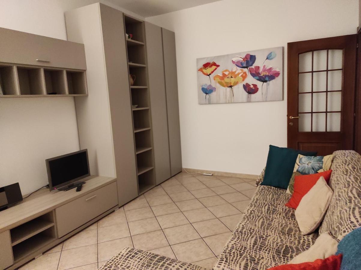 Appartamento Con Terrazzo A 戈尔贡佐拉 外观 照片