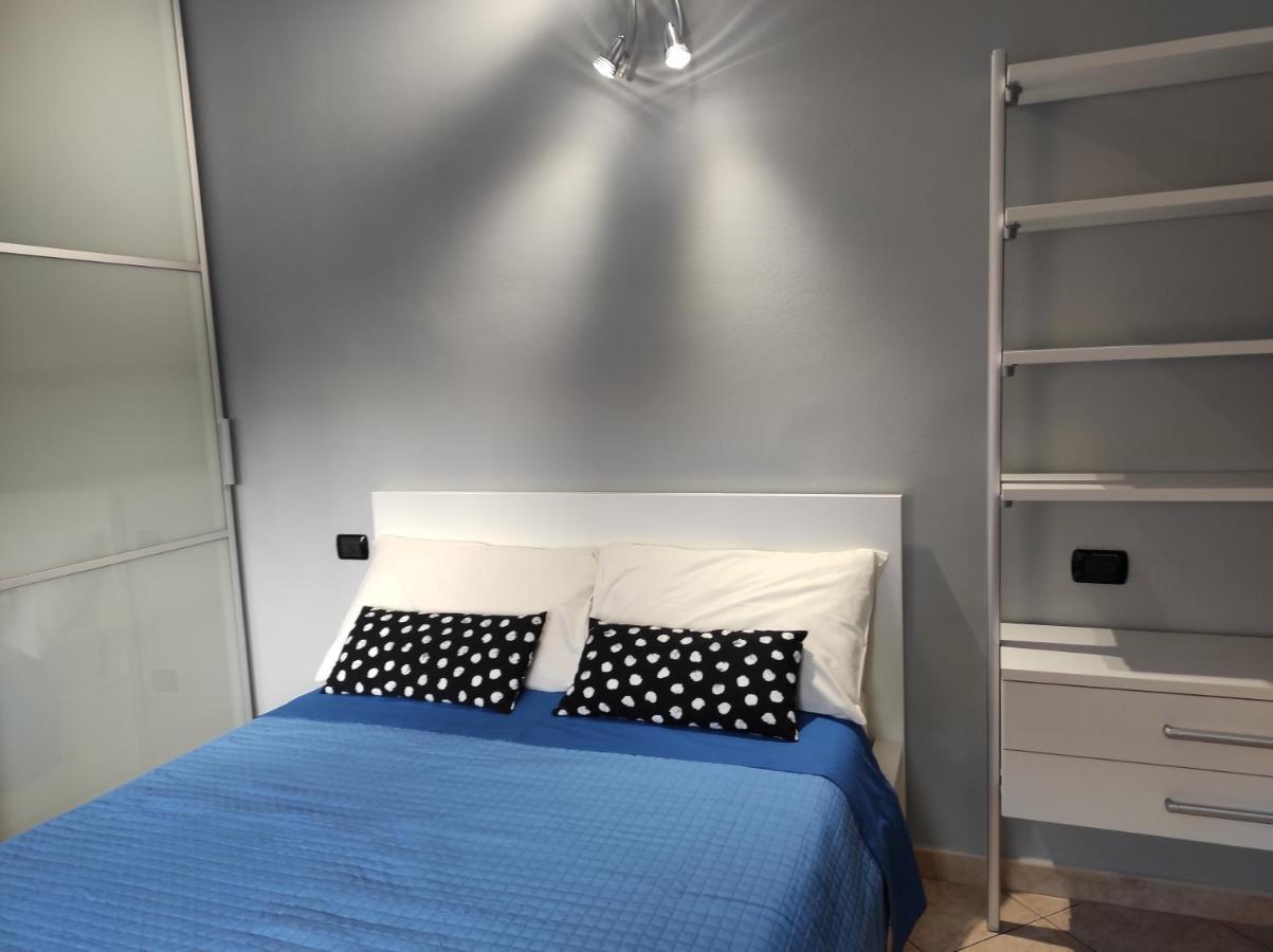 Appartamento Con Terrazzo A 戈尔贡佐拉 外观 照片