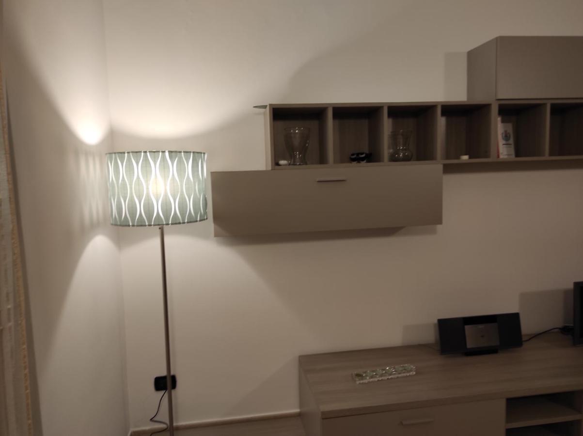 Appartamento Con Terrazzo A 戈尔贡佐拉 外观 照片