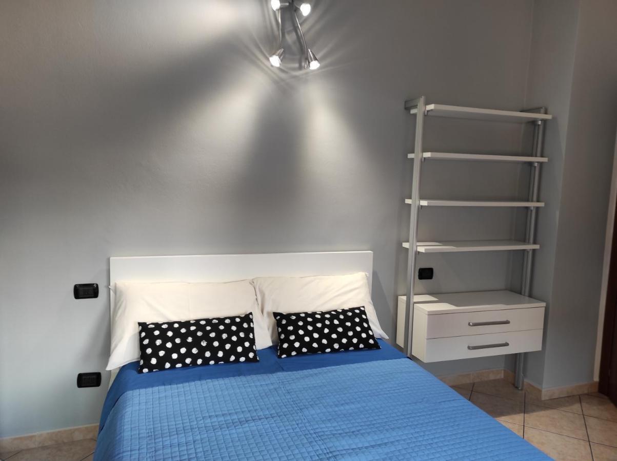Appartamento Con Terrazzo A 戈尔贡佐拉 外观 照片